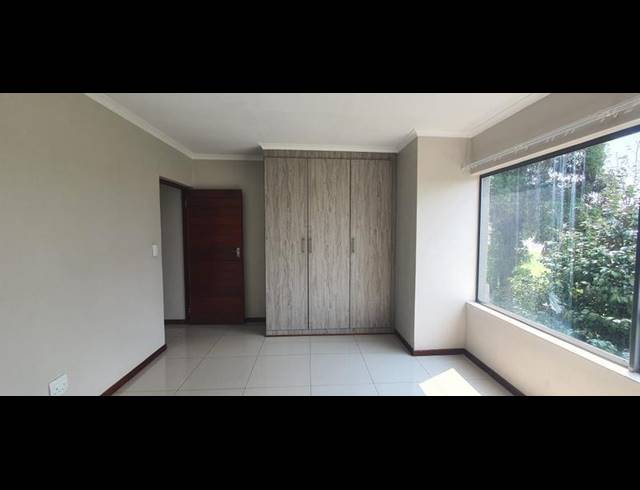 4 BEDROOM TOWNHOUSE FOR SALE IN GLEN MARAIS